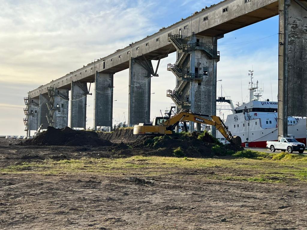 En el Puerto de Mar del Plata avanza la obra de recuperación del Espigón 3