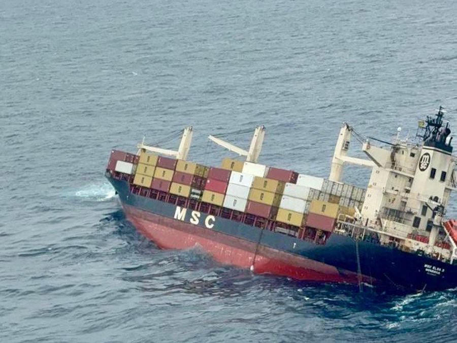 Grave incidente marítimo: se hunde el buque MSC ELSA 3 frente a las costas de India
