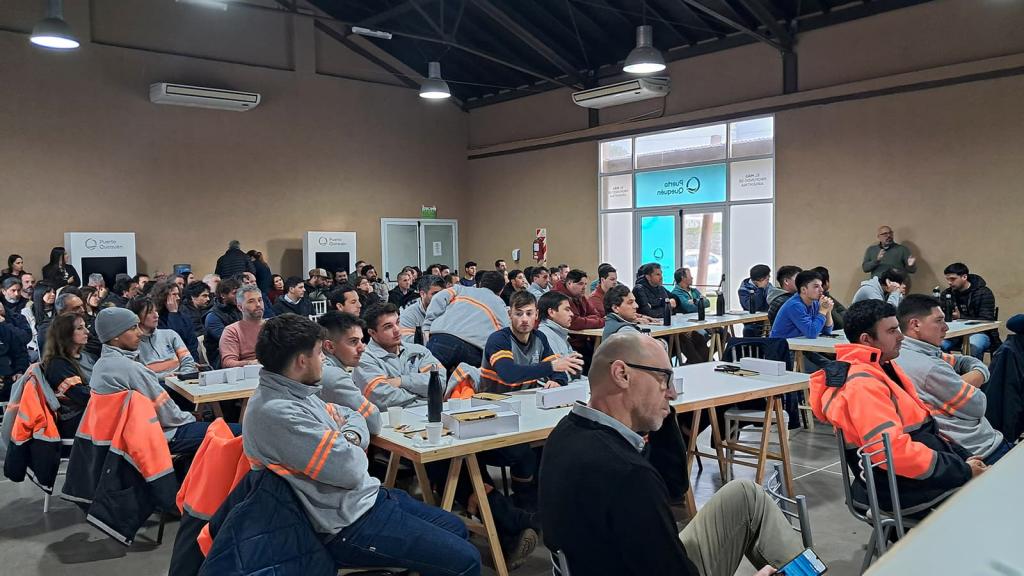 Capacitación sobre prevención del riesgo eléctrico en Puerto Quequén